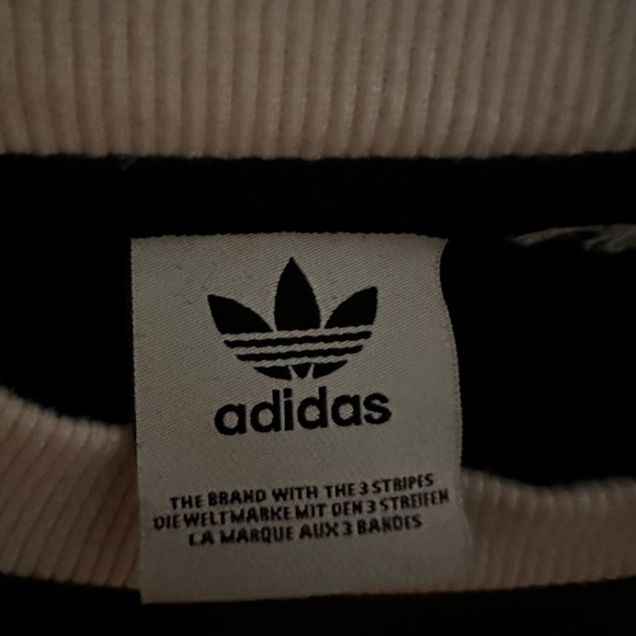 Women’s Adidas long sleeve shirt. Only worn a few times. Great condition - Picture 2 of 2